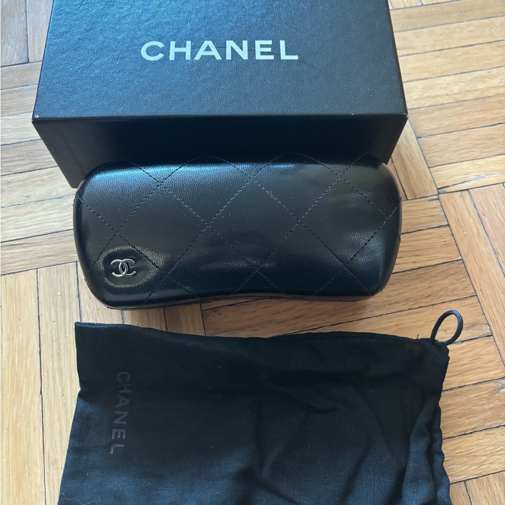 Authentic Chanel Sunglasses. Comes w box and sunglasses case. All pictured. - Picture 5 of 6